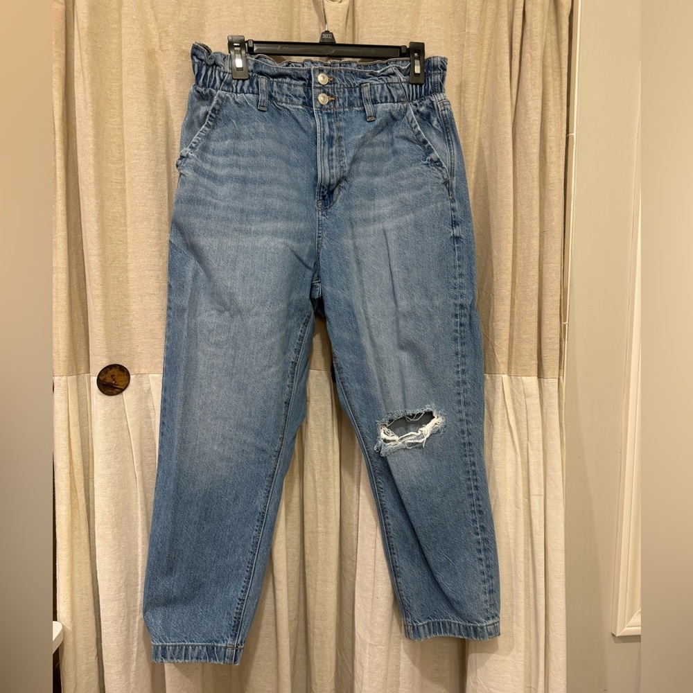 Women’s American Eagle jeans
